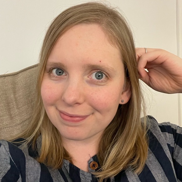 Meet your Posher, Julia - Picture 1 of 1